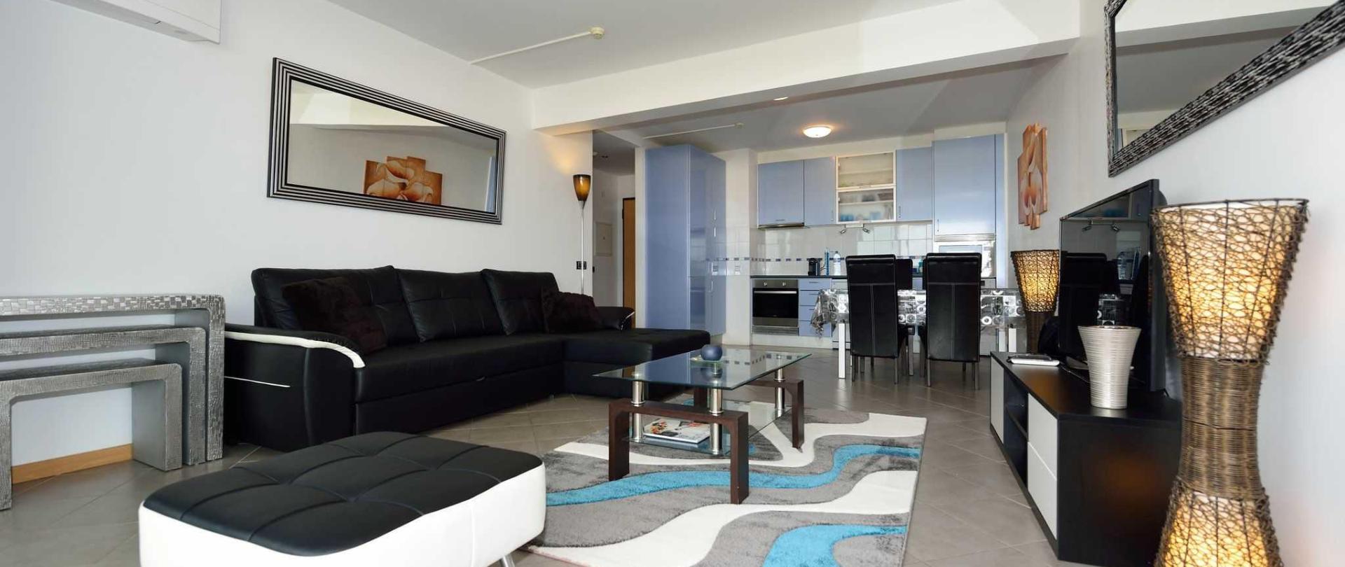 apt1002_003-1.JPG